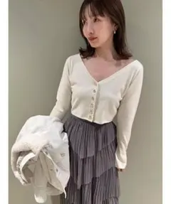 最終値下げ‼️ snidel メタルボタンクロップドカーディガン