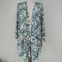 緑色と白の花柄長袖トッパーカーディガン(ミセスカットソー)