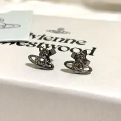 Vivienne Westwood 定番両耳オーブピアスのサムネイル
