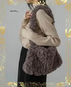 un/neu アンノイ バイカラーボリュームファースクエアバッグ ブラウン 