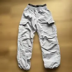Lily Chuu グレー カーゴパンツ 140cmのサムネイル