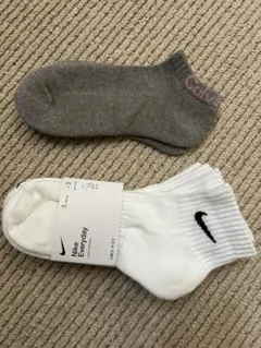 NIKE 靴下　レディース　ホワイトソックス　おまけ　カルバンクラインのサムネイル