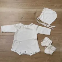 モンべべ newbornセット 退院着　ベビーロンパースのサムネイル