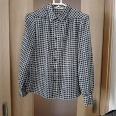 黒と白のチェック柄長袖シャツ、13号