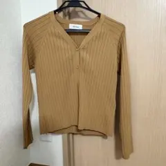 ミラオーウェン　カーディガン　茶色　キャメル