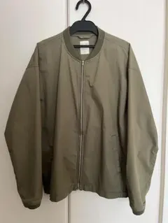 バックナンバー　オリーブ色 ジップアップジャンパー Mサイズ