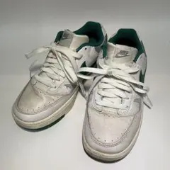 NIKE スニーカー ホワイト グリーンのサムネイル