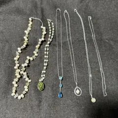 パールとクリスタルのネックレスセット
