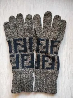 モピ様　FENDI レディース手袋