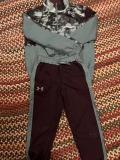 アンダーアーマー　ウィンドブレーカー