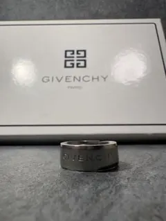 Givenchyリング26号前後