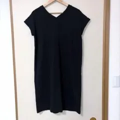 GU ジーユー　半袖ワンピース　チュニックワンピース　Vネック　黒　ブラック