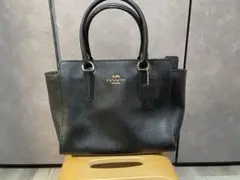 COACH ブラックレザー ハンドバッグ