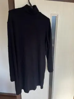 Zara黒のタートルネック長袖ニットワンピース未使用