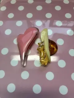 昭和レトロ　ビンテージブローチ2点　女の人　ハート　レトロ