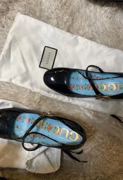 Gucci 黒 ストラップ付きパンプス