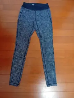 UNIQLO ユニクロ ヨガウェア S〜MエアリズムAIRism 幾何学模様