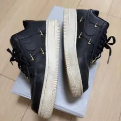 NIKE AIR FORCE 1 ブラック ゴールド スニーカー