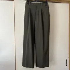 【ユニクロ】タックワイドパンツ　オリーブ　Ｍ