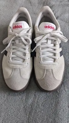 adidas スエード ローカットスニーカー　23.5