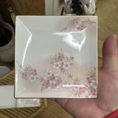 千代野 桜の花柄 角皿