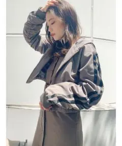 GYDA ラインショートブルゾン グレー