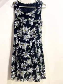 【新品未使用 タグ付き】イング INGNI ノースリーブワンピース 花柄