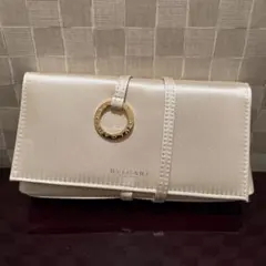 【新品】BVLGARI サテン生地　クラッチ型ポーチ　香水　ノベルティのサムネイル