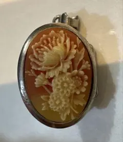 カメオ？ロケットペンダント　トップ　 花彫刻 　レトロ