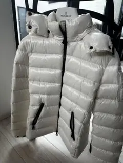 タキマキ着用MONCLER ホワイト ダウンジャケットのサムネイル