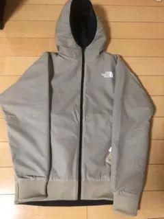 The North Face リバーシブルテックエアーフーディー　サンドトープ