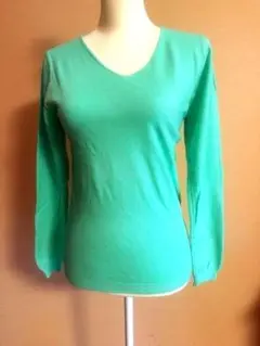 ミントグリーン Vネック 長袖ニット