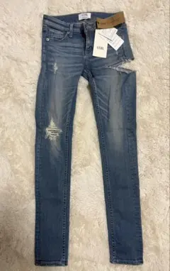 ☆新品タグ付き☆ GYDA ダメージジーンズ　Mのサムネイル