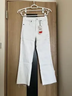 ZARA 新品未使用　ホワイトデニムパンツ