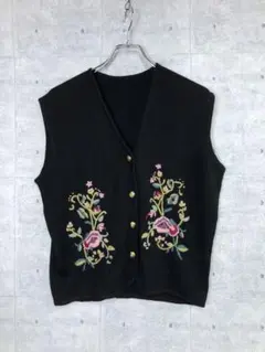 レトロ オールド コテージコア 古着 花柄刺繍 ゴールドボタン ニットベスト