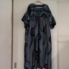 極美品 エトロ ETRO シルクシアーロングワンピース 幾何学模様 ゆったり 絹 極美品 エトロ ETRO シルクシアーロングワンピース 幾何学模様