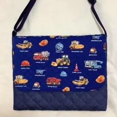 ショルダーバッグ　工事車両柄　裏地付き　マチ有り