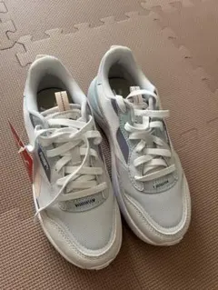 ☆新品未使用品☆PUMA スニーカー♪のサムネイル