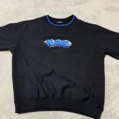 グラフィティ風ロゴ 黒 クルーネック XLARGEスウェット