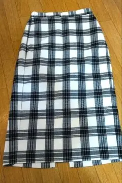 GU　ミモレ丈　チェック柄タイトスカート スリット入　Mサイズ