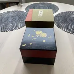 花模様の二段重箱 黒赤小さめ未使用品❣️
