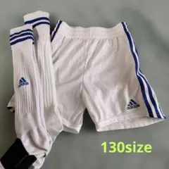 adidas130サイズ　白青のライン　ハーフパンツ　ソックス2足セット　運動着