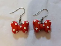 ディズニー　Minnieリボン型ピアス（両耳用）