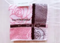 【新品未使用】トラサルディ ハンカチ バラ ピンク×グレー 花柄