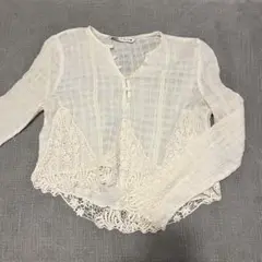 め*ダ様 ZARA アイボリー レース付き長袖シャツ