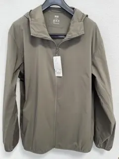 ユニクロ　ポケッタブルUVカットパーカー　Mサイズ オリーブ