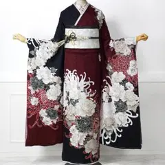 振袖フルセット　オーダー仕立て　臙脂×黒　乱菊　牡丹　金糸刺繍　金彩加工　成人式