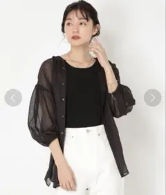 ぐみ様❁porter des boutonsポーラースカラップスリーブブラウス ぐみ様❁porter des boutonsポーラースカラップスリーブブラウス