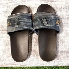【人気】デニムリメイク風サンダル ★スタッズ付き フラットサンダル 夏