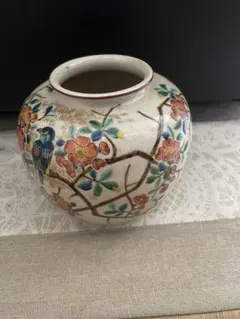花と鳥の装飾 陶器花瓶 高さ約17cm 九谷焼のサムネイル